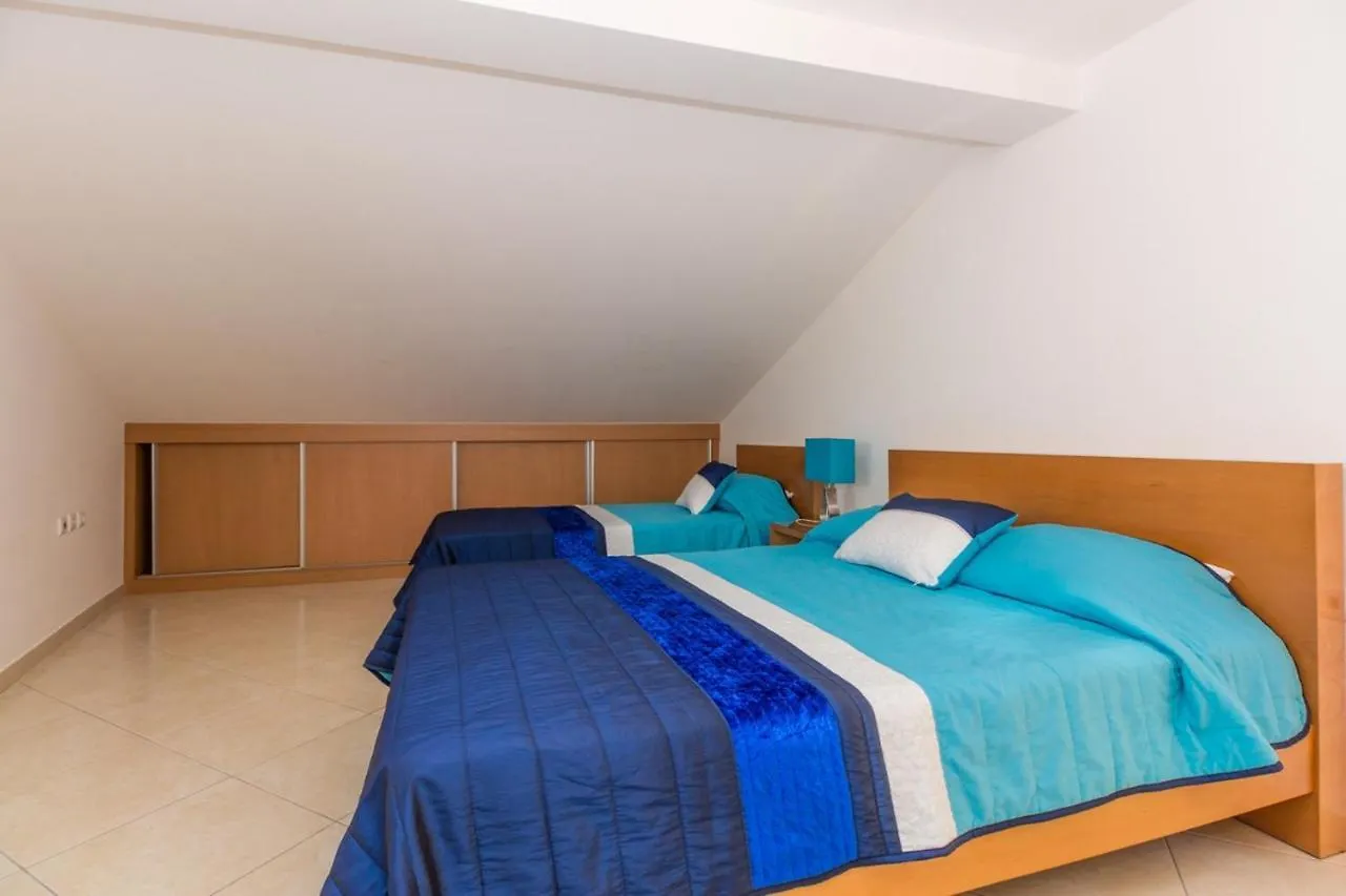 Apt - Rocha 5T3 By Algarvemanta Manta Rota 0*,